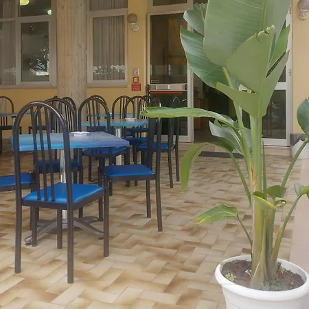 Garni - Pet Friendly Отель Джулианова